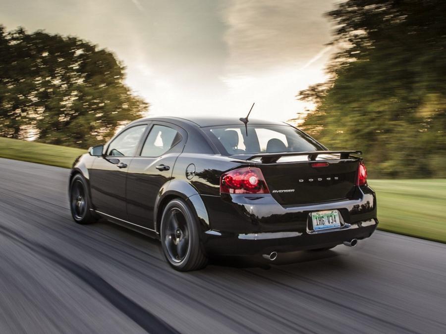  Dodge Avenger Blacktop Edition 2012 года  (фото 8 из 25)